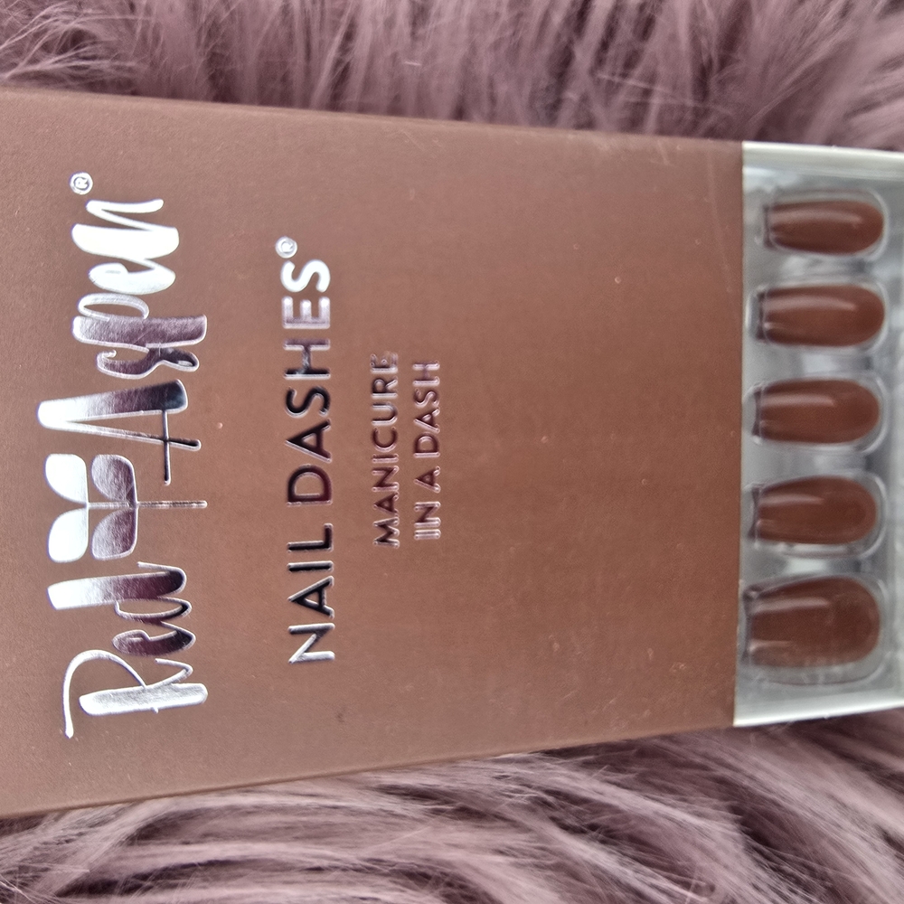 - Red Aspen Brown Nail Dashes - Picture 3 of 7